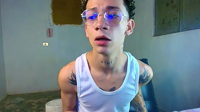 Snapshot of mateodeamjo chatting on 03-10-26, 03:00 mateodeamjo online show from 03-10-26, 03:00