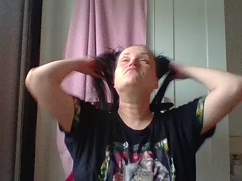 Snapshot of _squirty_cum_lady_ chatting on 02-22-25, 08:18 squirty cum lady online show from 02-22-25, 08:18