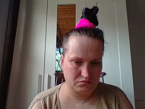 Snapshot of _squirty_cum_lady_ chatting on 02-25-25, 01:06 squirty cum lady online show from 02-25-25, 01:06