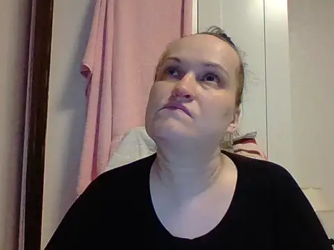 Snapshot of _squirty_cum_lady_ chatting on 03-08-25, 05:22 squirty cum lady online show from 03-08-25, 05:22