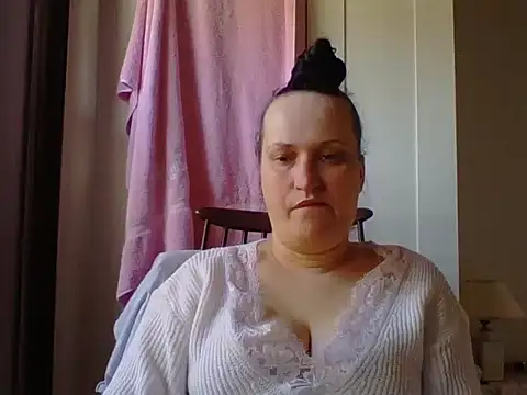 Snapshot of _squirty_cum_lady_ chatting on 03-09-25, 12:09 squirty cum lady online show from 03-09-25, 12:09