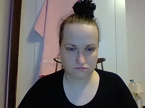 Snapshot of _squirty_cum_lady_ chatting on 03-17-25, 10:28 squirty cum lady online show from 03-17-25, 10:28