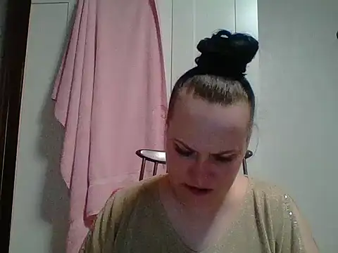 Snapshot of _squirty_cum_lady_ chatting on 03-22-25, 05:41 squirty cum lady online show from 03-22-25, 05:41