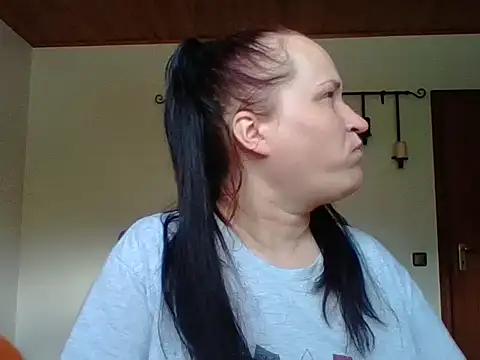 Snapshot of _squirty_cum_lady_ chatting on 09-13-25, 10:26 squirty cum lady online show from 09-13-25, 10:26