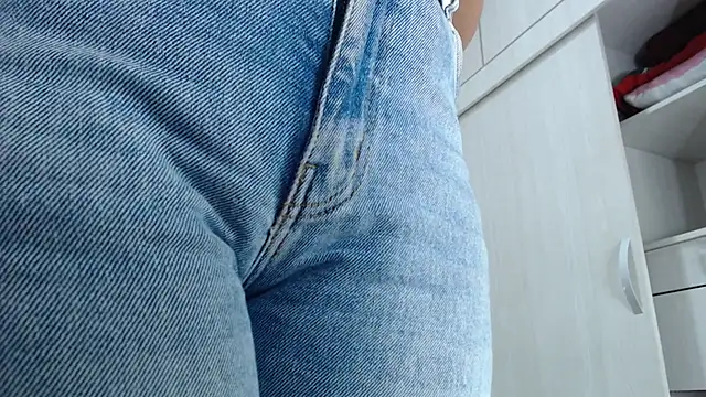 Amelia Debora Antonella online show from 11-16-25, 12:55