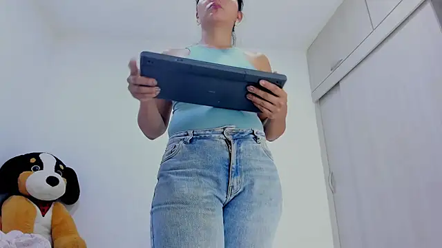 Amelia Debora Antonella online show from 04-27-26, 01:31