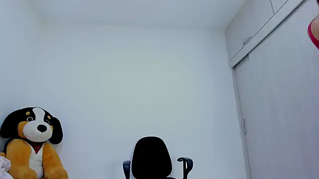 Amelia Debora Antonella online show from 04-28-26, 02:22