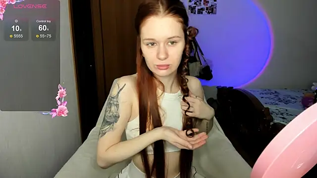 Snapshot of EmilySoul chatting on 10-31-25, 10:16 EmilySoul online show from 10-31-25, 10:16