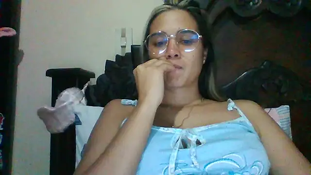 trianabell online show from 02-19-25, 02:23