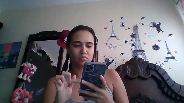 trianabell online show from 10-22-25, 04:51