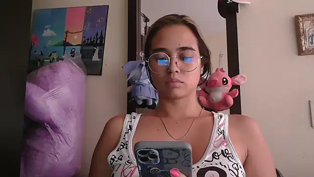 trianabell online show from 04-18-26, 07:07