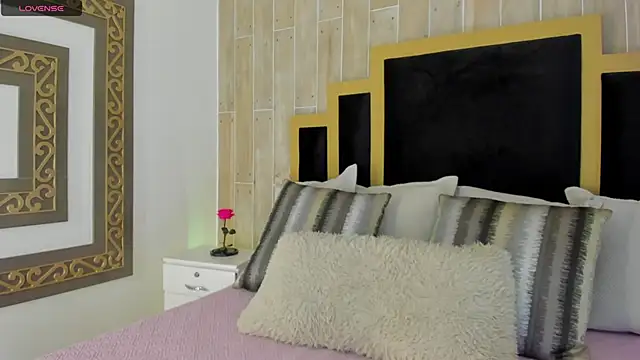 Snapshot of TamyHoney chatting on 01-30-25, 06:21 TamyHoney online show from 01-30-25, 06:21