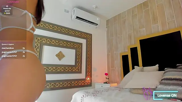 Snapshot of TamyHoney chatting on 02-02-25, 09:45 TamyHoney online show from 02-02-25, 09:45