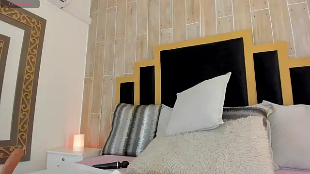 Snapshot of TamyHoney chatting on 02-22-25, 10:52 TamyHoney online show from 02-22-25, 10:52