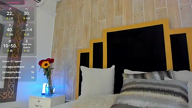 Snapshot of TamyHoney chatting on 03-11-25, 10:53 TamyHoney online show from 03-11-25, 10:53