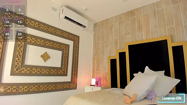 Snapshot of TamyHoney chatting on 03-21-25, 11:12 TamyHoney online show from 03-21-25, 11:12