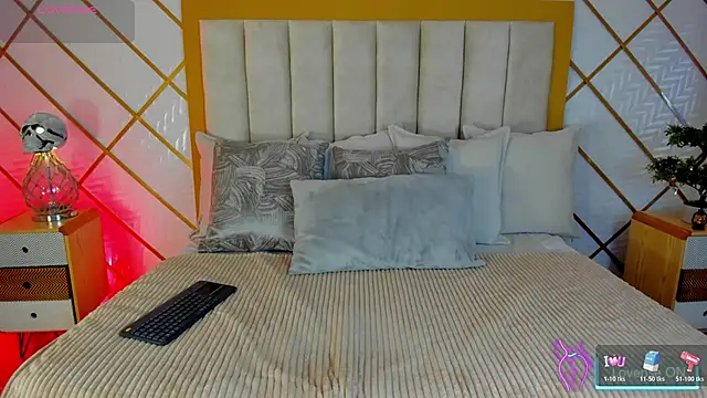 Snapshot of TamyHoney chatting on 10-27-25, 12:26 TamyHoney online show from 10-27-25, 12:26