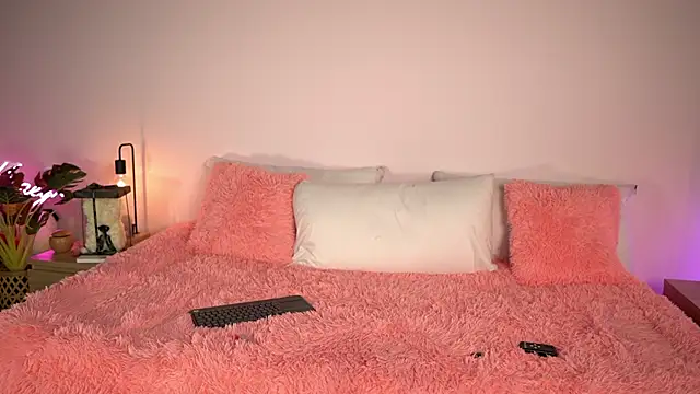 Snapshot of TamyHoney chatting on 11-28-25, 12:13 TamyHoney online show from 11-28-25, 12:13