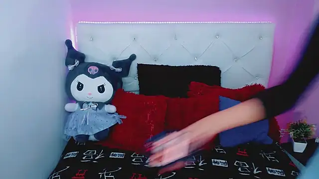 Snapshot of Amanda_bigx chatting on 10-29-25, 05:42 Amanda bigx online show from 10-29-25, 05:42