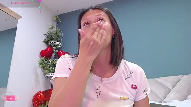 SharisWillian online show from 03-11-25, 04:10