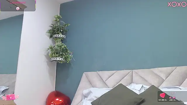 SharisWillian online show from 09-13-25, 04:23