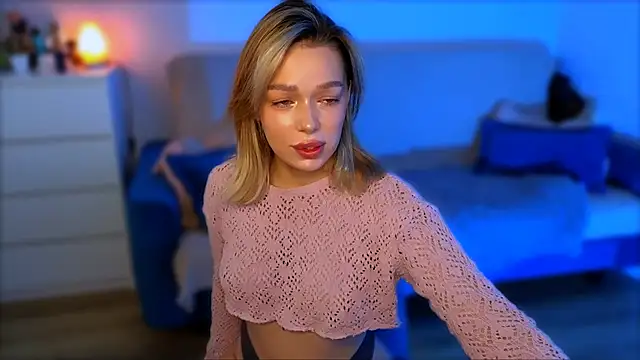 Snapshot of Lily_Yin chatting on 11-12-25, 05:30 Lily Yin online show from 11-12-25, 05:30