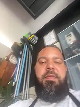 Snapshot of baruel-10 chatting on 10-25-25, 01:40 baruel-10 online show from 10-25-25, 01:40