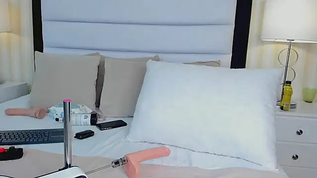 Snapshot of MiaSweeths chatting on 01-09-25, 03:01 MiaSweeths online show from 01-09-25, 03:01