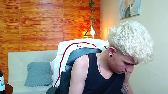 Bastiaan 28 online show from 12-11-24, 07:31