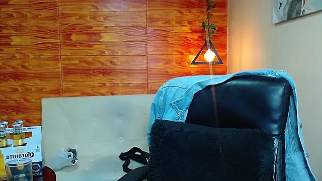 Bastiaan 28 online show from 12-22-24, 06:17