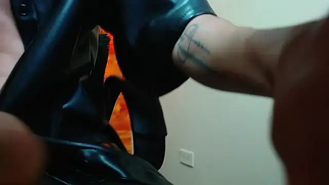 Bastiaan 28 online show from 12-24-24, 08:22