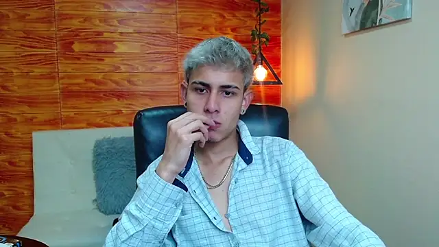 Bastiaan 28 online show from 12-26-24, 03:16