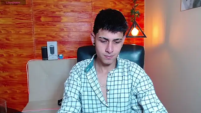 Bastiaan 28 online show from 01-25-25, 04:56