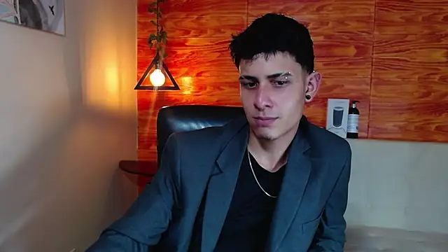 Bastiaan 28 online show from 02-07-25, 04:27