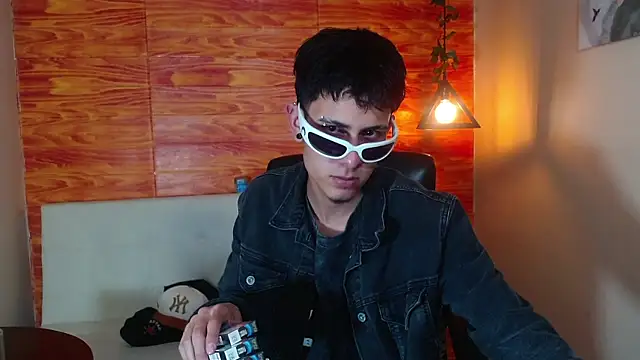 Bastiaan 28 online show from 03-03-25, 06:15