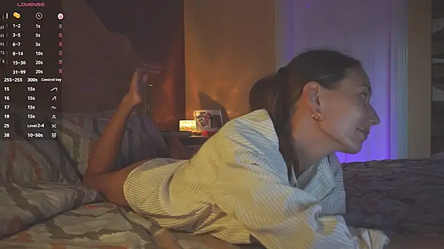 Snapshot of naiviv chatting on 02-24-25, 10:36 naiviv online show from 02-24-25, 10:36