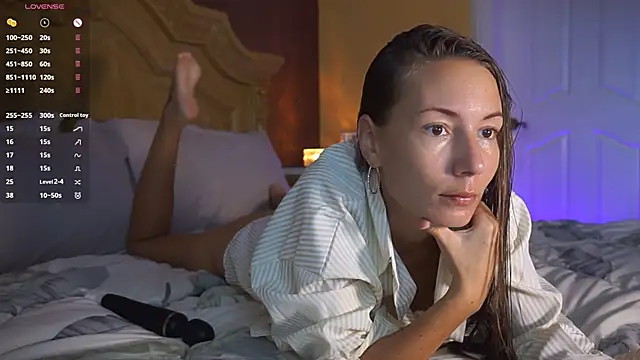 Snapshot of naiviv chatting on 03-11-25, 01:26 naiviv online show from 03-11-25, 01:26