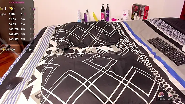 Snapshot of Valentine_petite1 chatting on 12-21-24, 05:18 Valentine petite1 online show from 12-21-24, 05:18