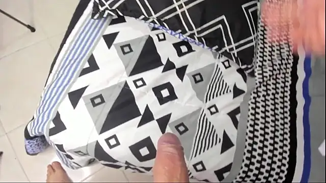 Snapshot of Valentine_petite1 chatting on 09-23-25, 03:37 Valentine petite1 online show from 09-23-25, 03:37