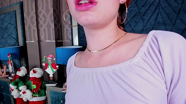 Snapshot of AdelaineBest chatting on 12-21-24, 04:09 AdelaineBest online show from 12-21-24, 04:09