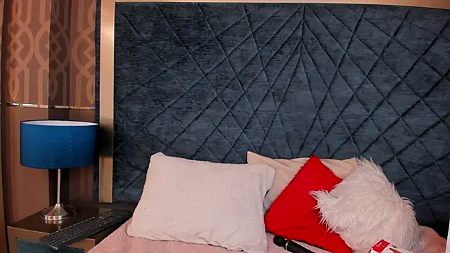 Snapshot of AdelaineBest chatting on 02-04-25, 10:32 AdelaineBest online show from 02-04-25, 10:32