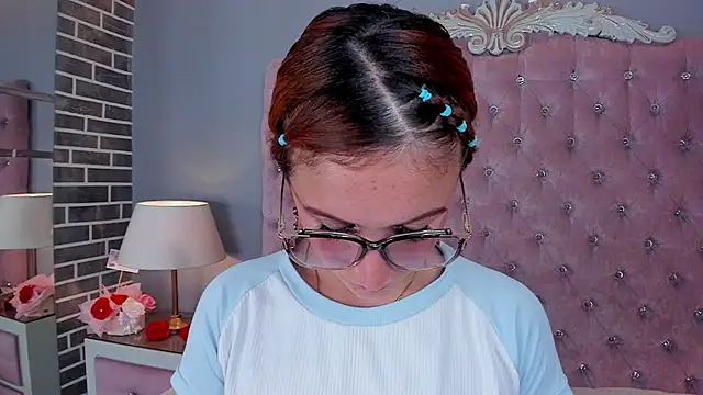 Snapshot of AdelaineBest chatting on 03-01-25, 08:13 AdelaineBest online show from 03-01-25, 08:13