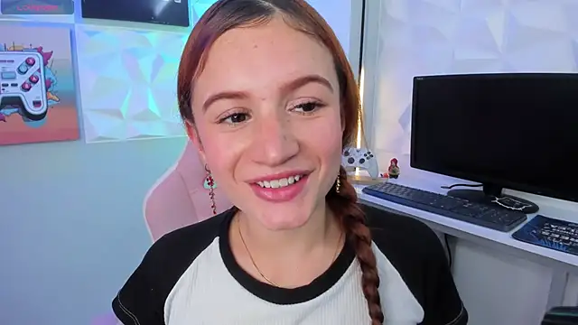 Snapshot of AdelaineBest chatting on 03-07-25, 01:20 AdelaineBest online show from 03-07-25, 01:20