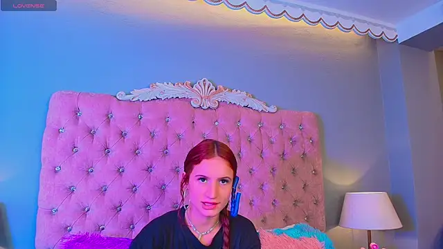 Snapshot of AdelaineBest chatting on 09-16-25, 02:56 AdelaineBest online show from 09-16-25, 02:56