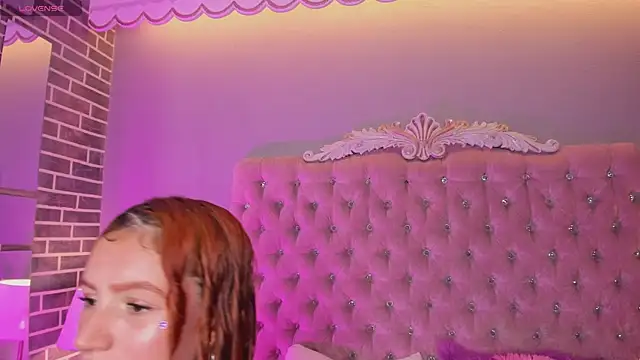 Snapshot of AdelaineBest chatting on 12-02-25, 10:27 AdelaineBest online show from 12-02-25, 10:27