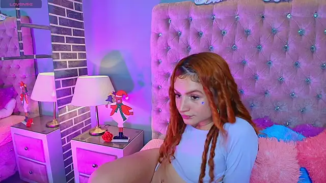 Snapshot of AdelaineBest chatting on 12-03-25, 10:35 AdelaineBest online show from 12-03-25, 10:35