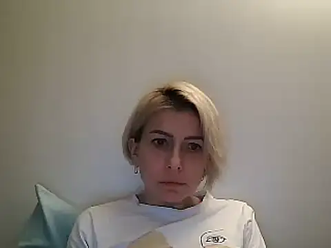 Snapshot of anechka1 chatting on 01-05-25, 02:38 anechka1 online show from 01-05-25, 02:38