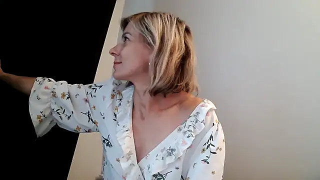 Snapshot of anechka1 chatting on 10-21-25, 11:55 anechka1 online show from 10-21-25, 11:55