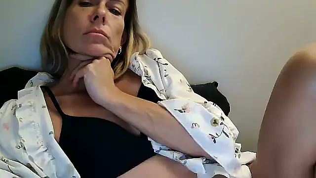 Snapshot of anechka1 chatting on 11-12-25, 11:47 anechka1 online show from 11-12-25, 11:47