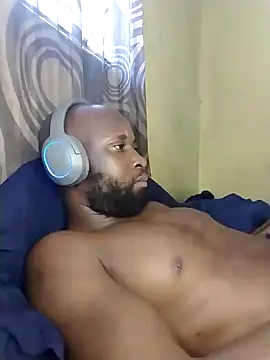 Snapshot of Stallion100 chatting on 12-22-24, 05:45 Stallion100 online show from 12-22-24, 05:45